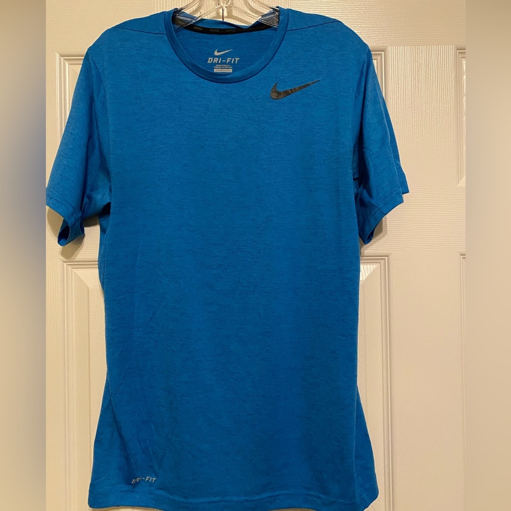 Nike DRI-FIT Men’s Small T-Shirt